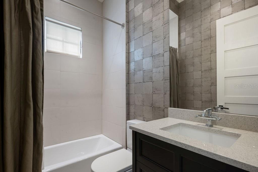 9721 CARILLON PARK DRIVE, Windermere, FL 34786