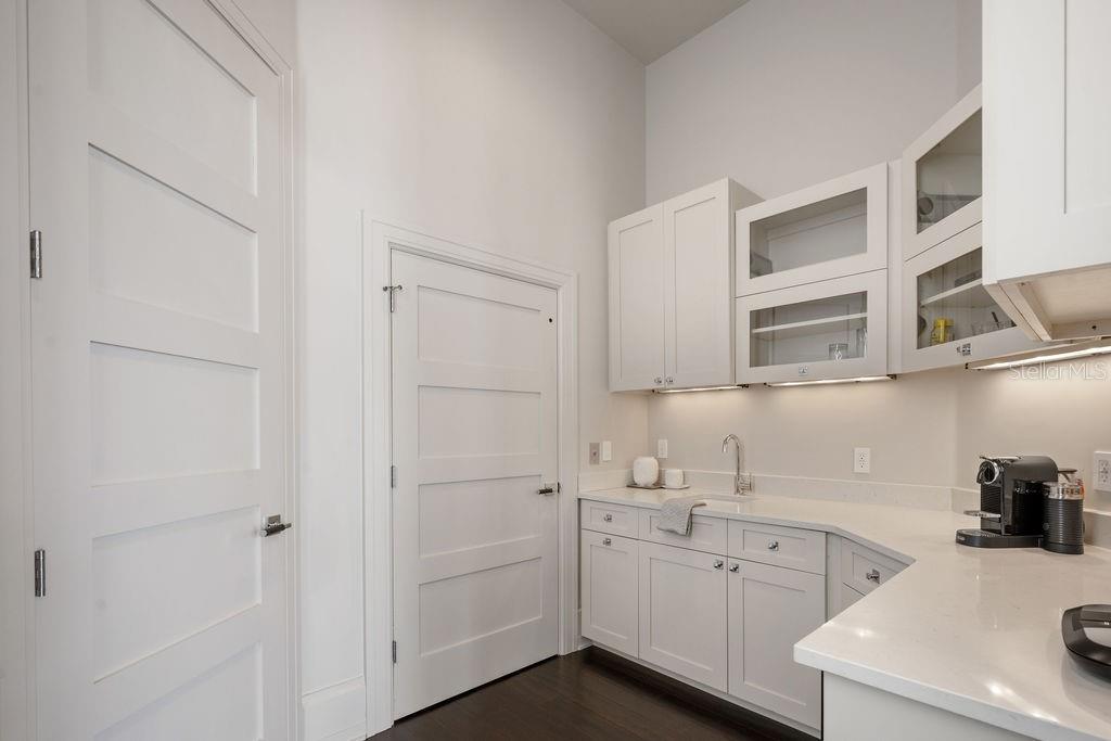9721 CARILLON PARK DRIVE, Windermere, FL 34786