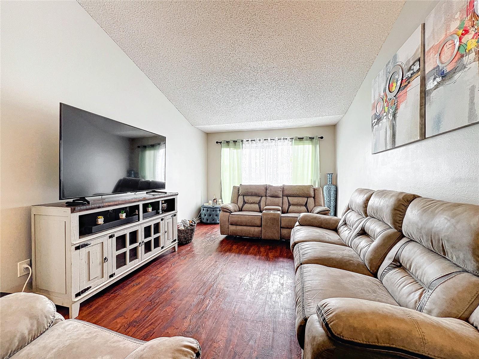 2520 WOODGATE BOULEVARD, #204, Orlando, FL 32822