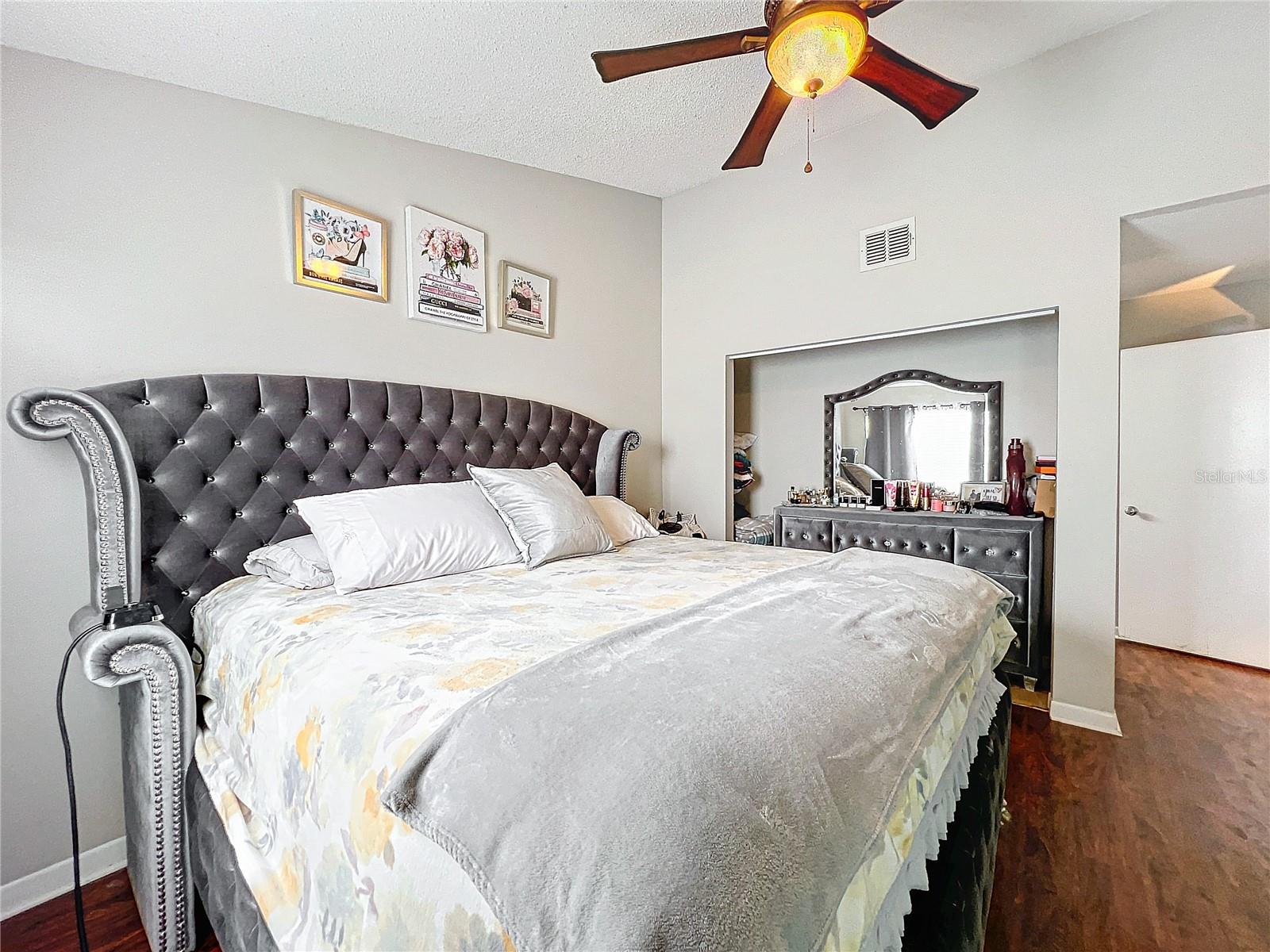 2520 WOODGATE BOULEVARD, #204, Orlando, FL 32822