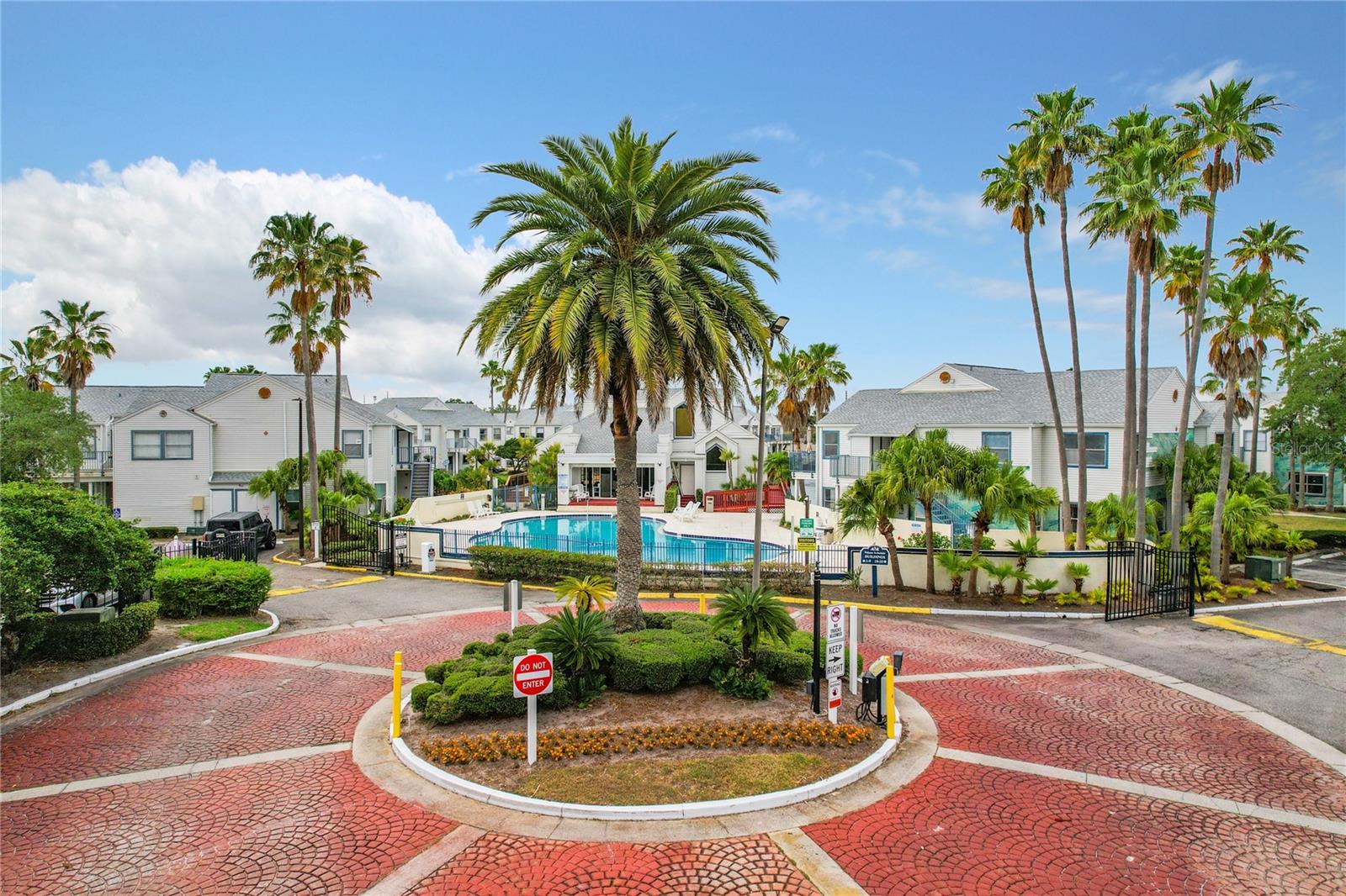 2520 WOODGATE BOULEVARD, #204, Orlando, FL 32822