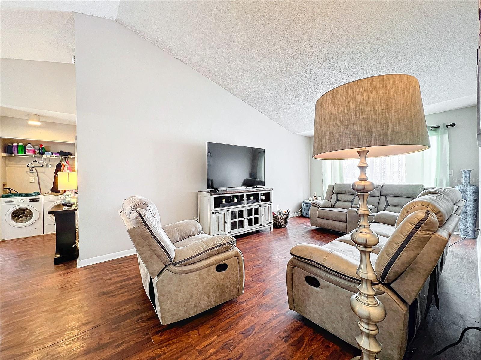 2520 WOODGATE BOULEVARD, #204, Orlando, FL 32822