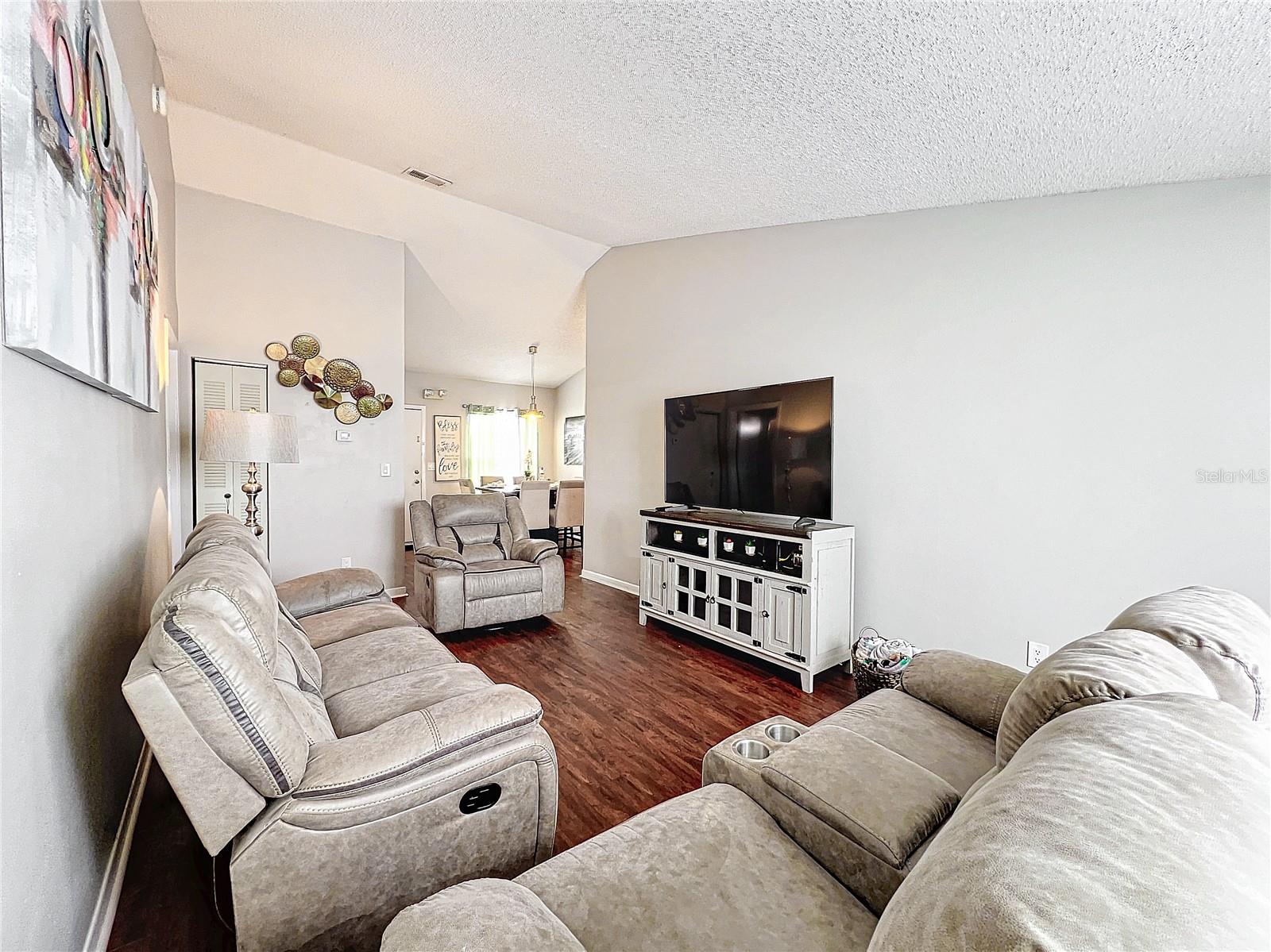 2520 WOODGATE BOULEVARD, #204, Orlando, FL 32822