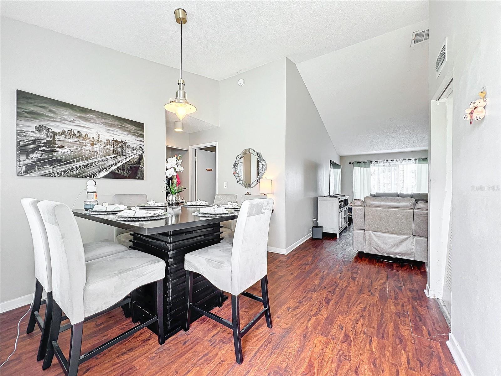 2520 WOODGATE BOULEVARD, #204, Orlando, FL 32822