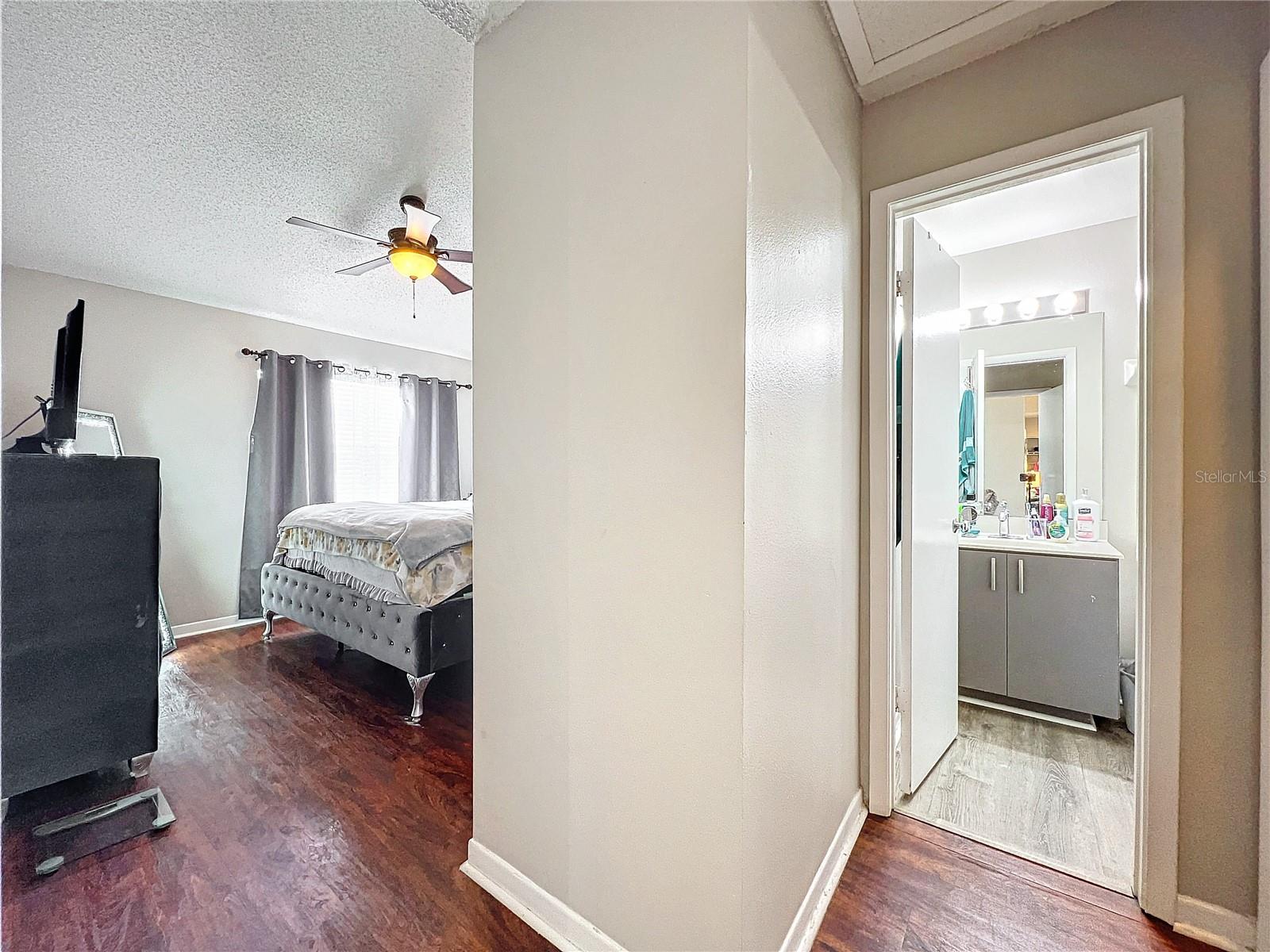 2520 WOODGATE BOULEVARD, #204, Orlando, FL 32822