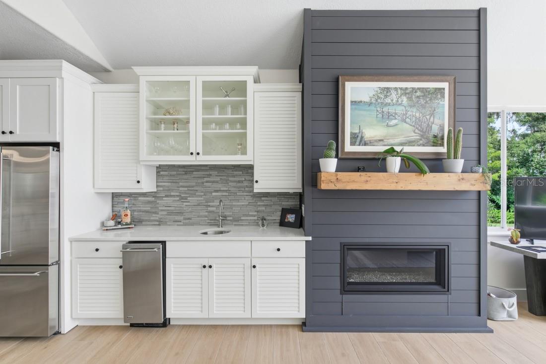 Wet Bar w/ Ice maker Wet Bar w/ Ice maker