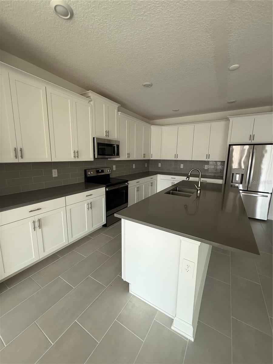 1123 KINGSBARN STREET, Davenport, FL 33896 1123 KINGSBARN STREET, Davenport, FL 33896