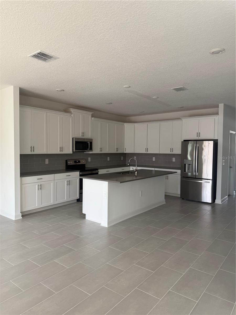 1123 KINGSBARN STREET, Davenport, FL 33896 1123 KINGSBARN STREET, Davenport, FL 33896
