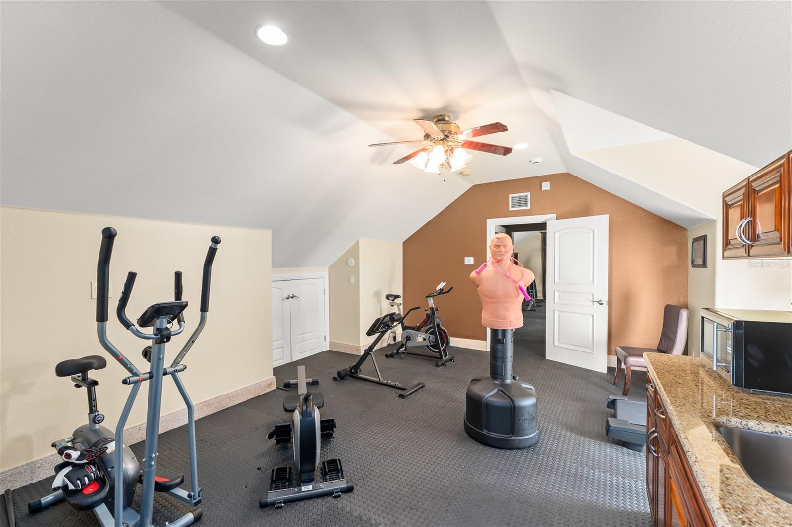 9575 WESTOVER ROBERTS ROAD, Windermere, FL 34786