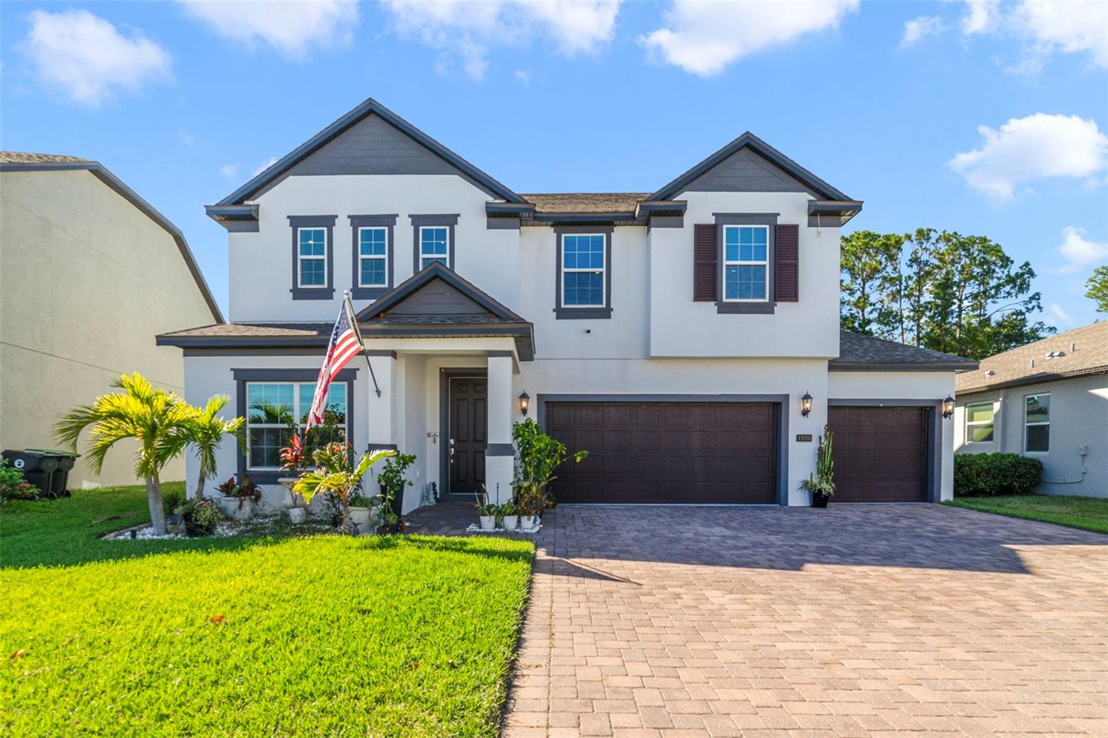 Discover expansive living and modern sophistication in this STUNNING 5-bedroom, 3-bath home in the highly desirable Oakland Trails community. Discover expansive living and modern sophistication in this STUNNING 5-bedroom, 3-bath home in the highly desirable Oakland Trails community.