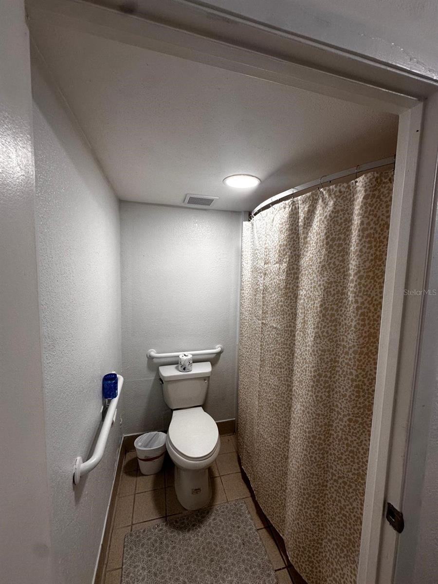 2050 E IRLO BRONSON MEMORIAL HIGHWAY, #108, Kissimmee, FL 34744
