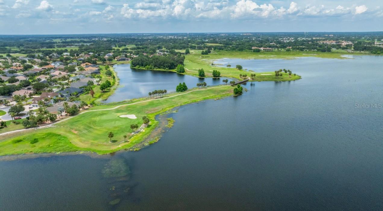 There are 17 golf courses nearby to choose from