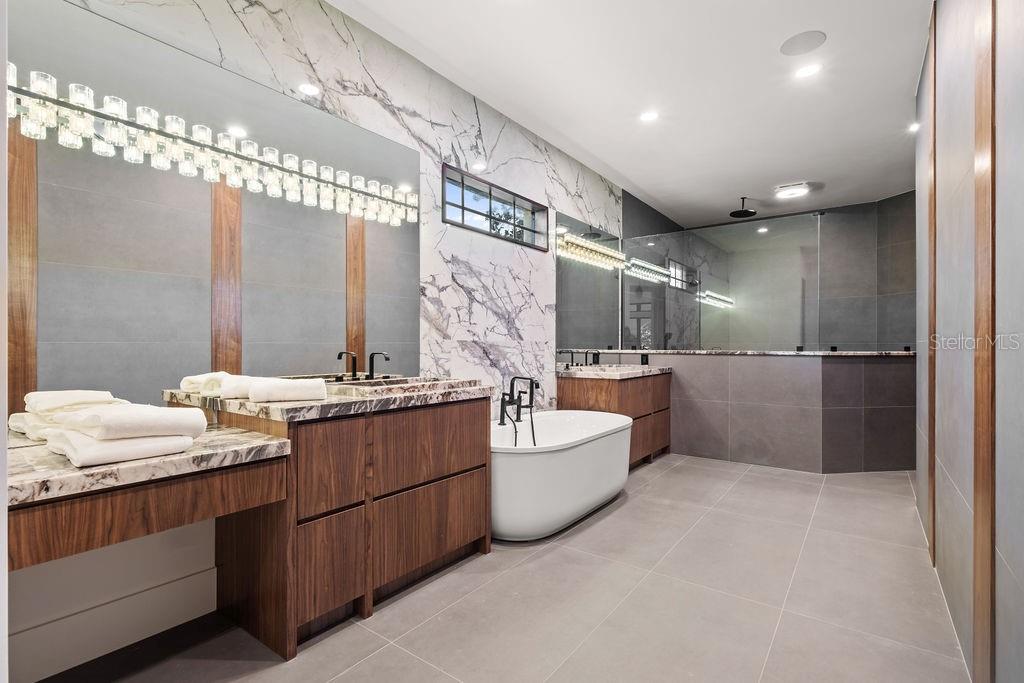 Primary Bathroom/ First Floor