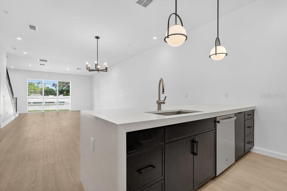 1008 E ROBINSON, Orlando, FL 32801