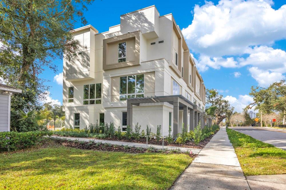 1010 E ROBINSON STREET, Orlando, FL 32801 1010 E ROBINSON STREET, Orlando, FL 32801