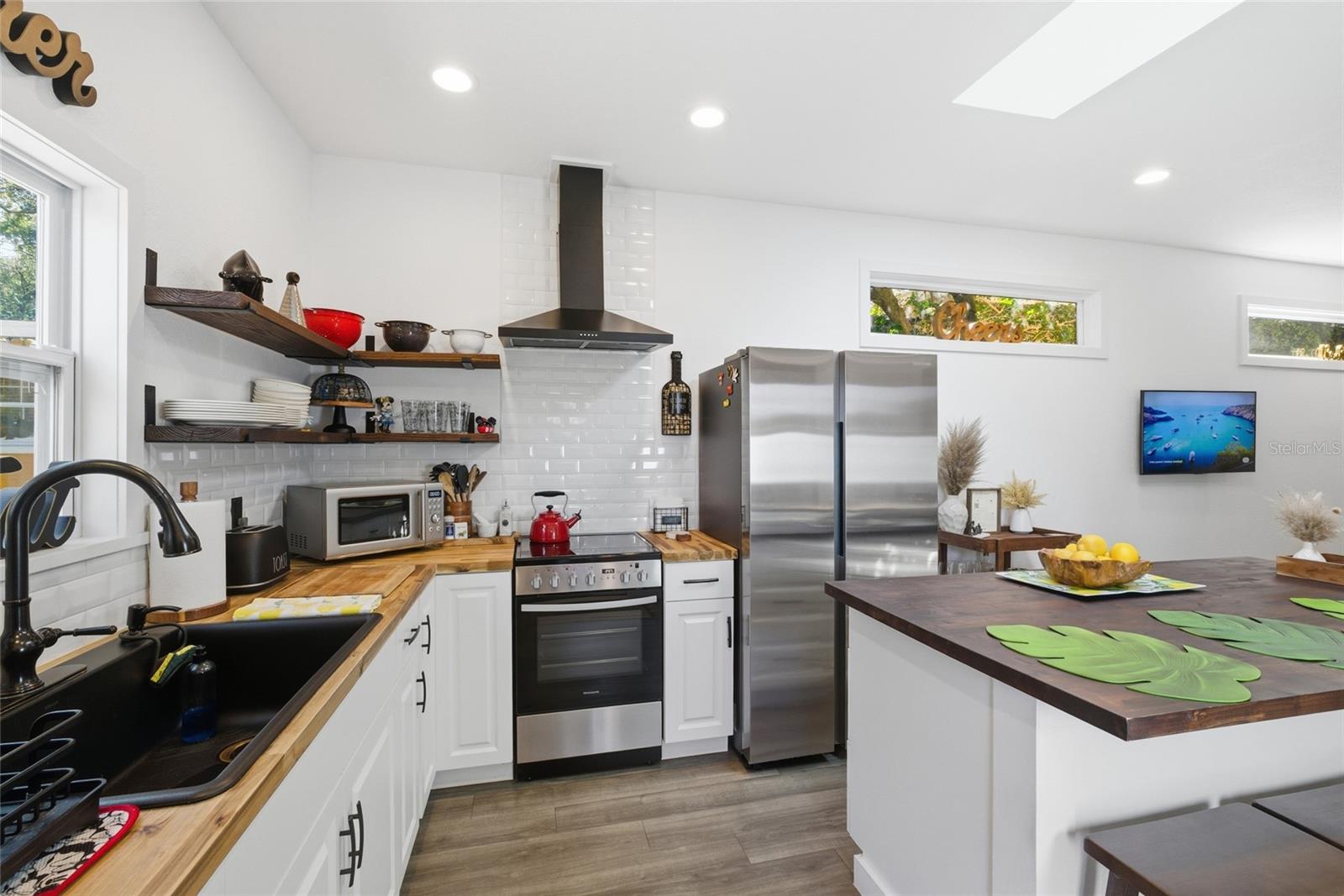 Guest House - Kitchen