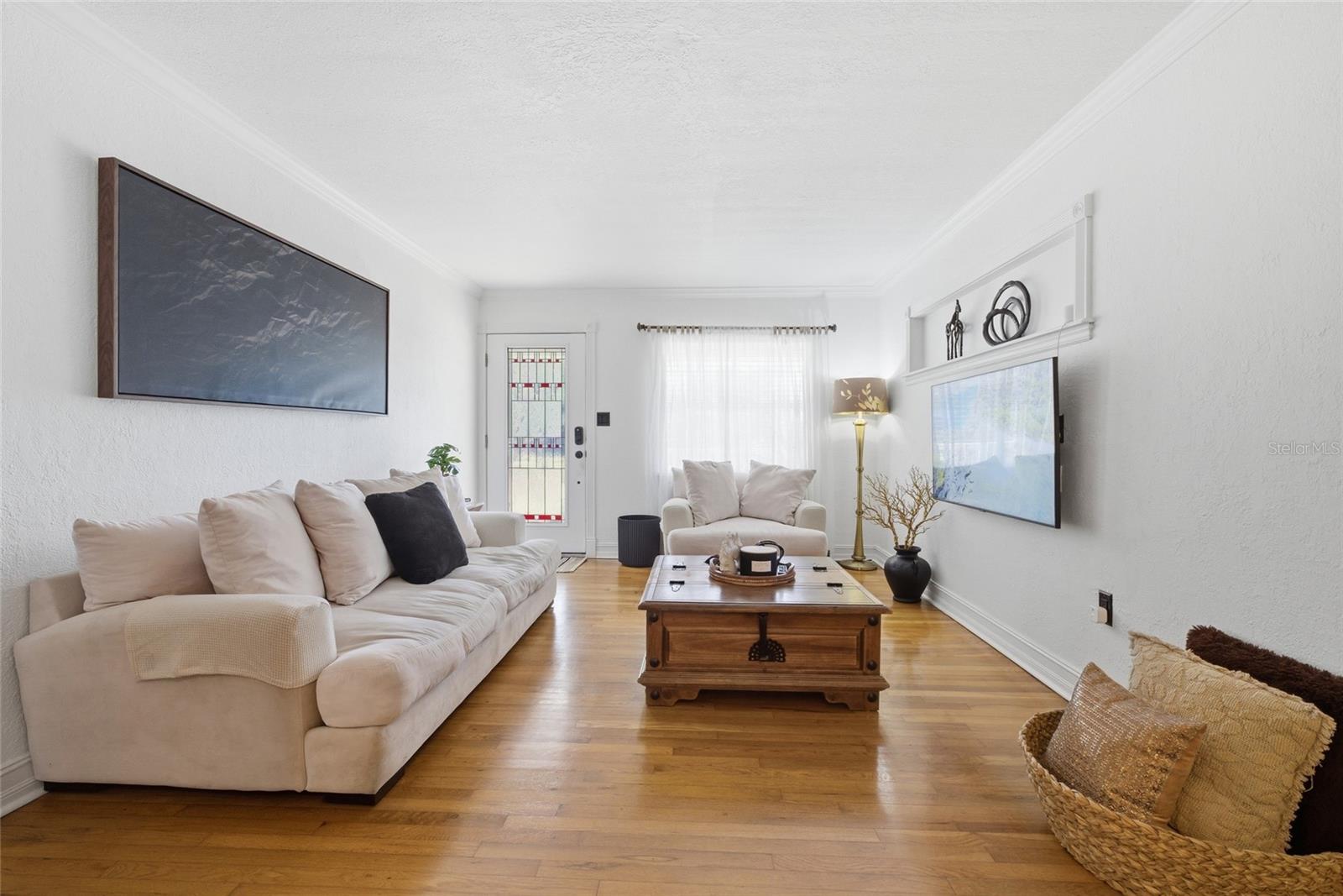Main House - Living Room