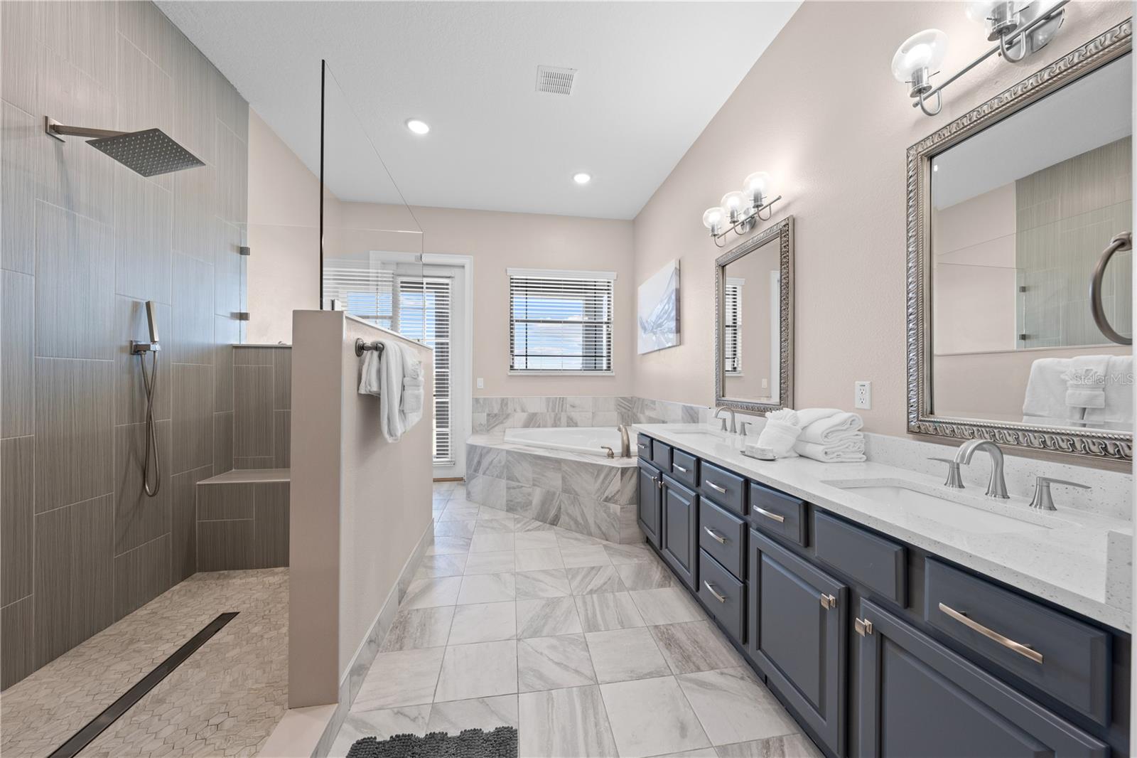 Primary bath