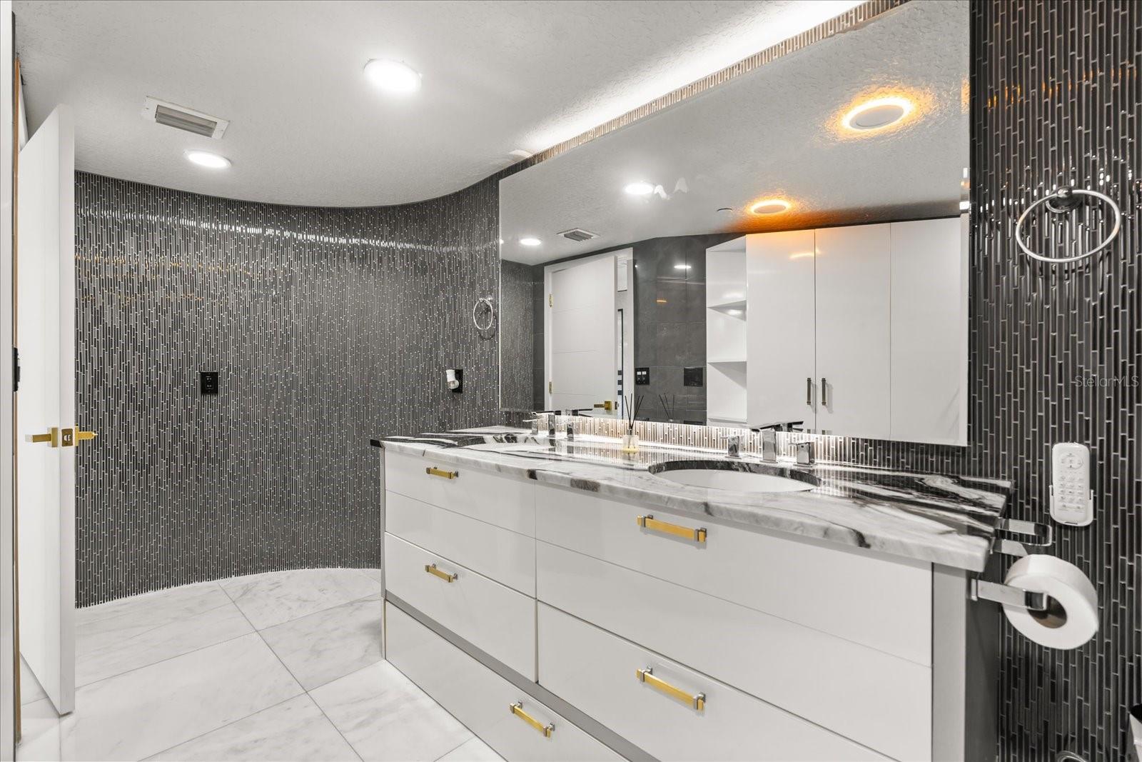 530 E CENTRAL BLVD, #1901, Orlando, FL 32801