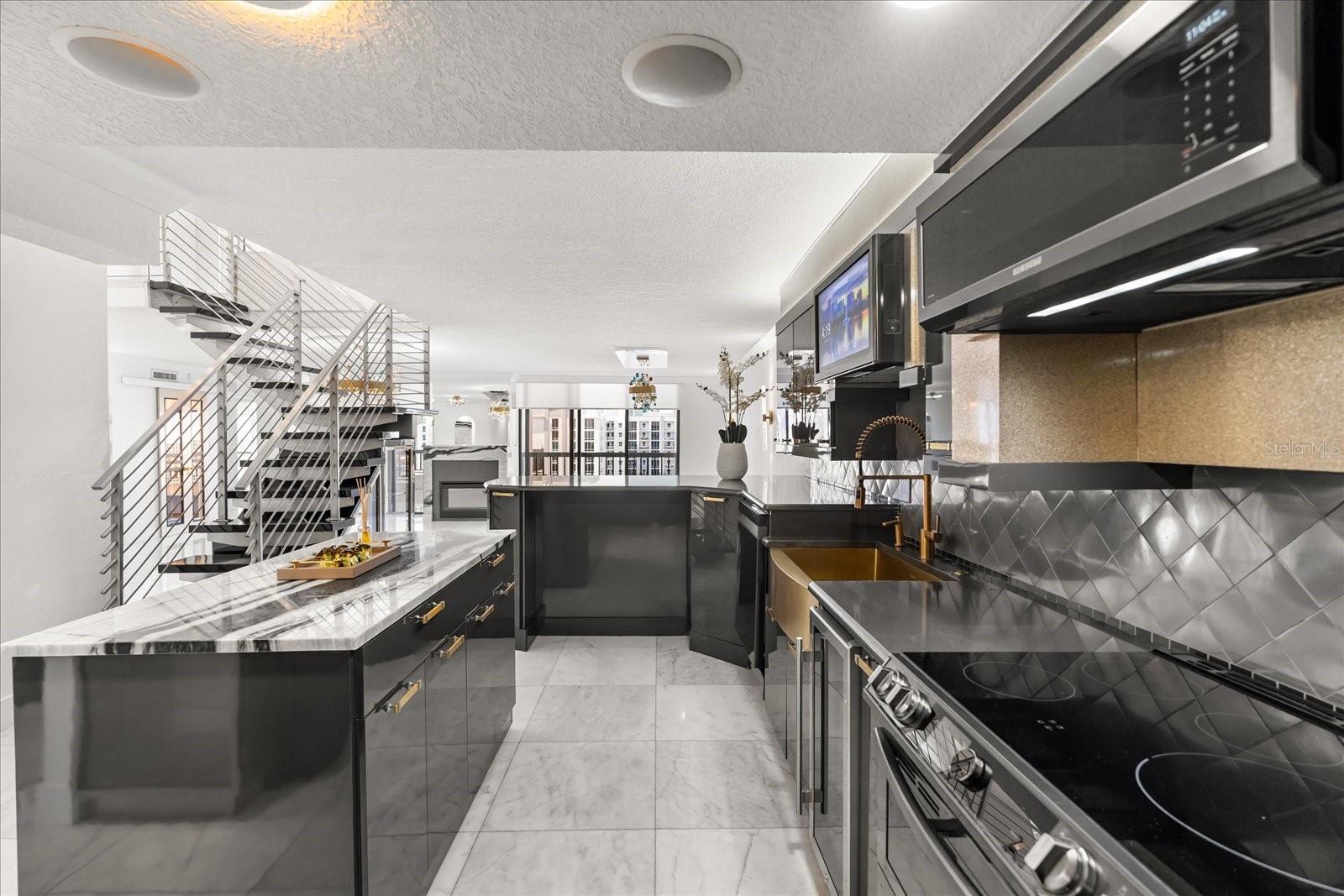 530 E CENTRAL BLVD, #1901, Orlando, FL 32801