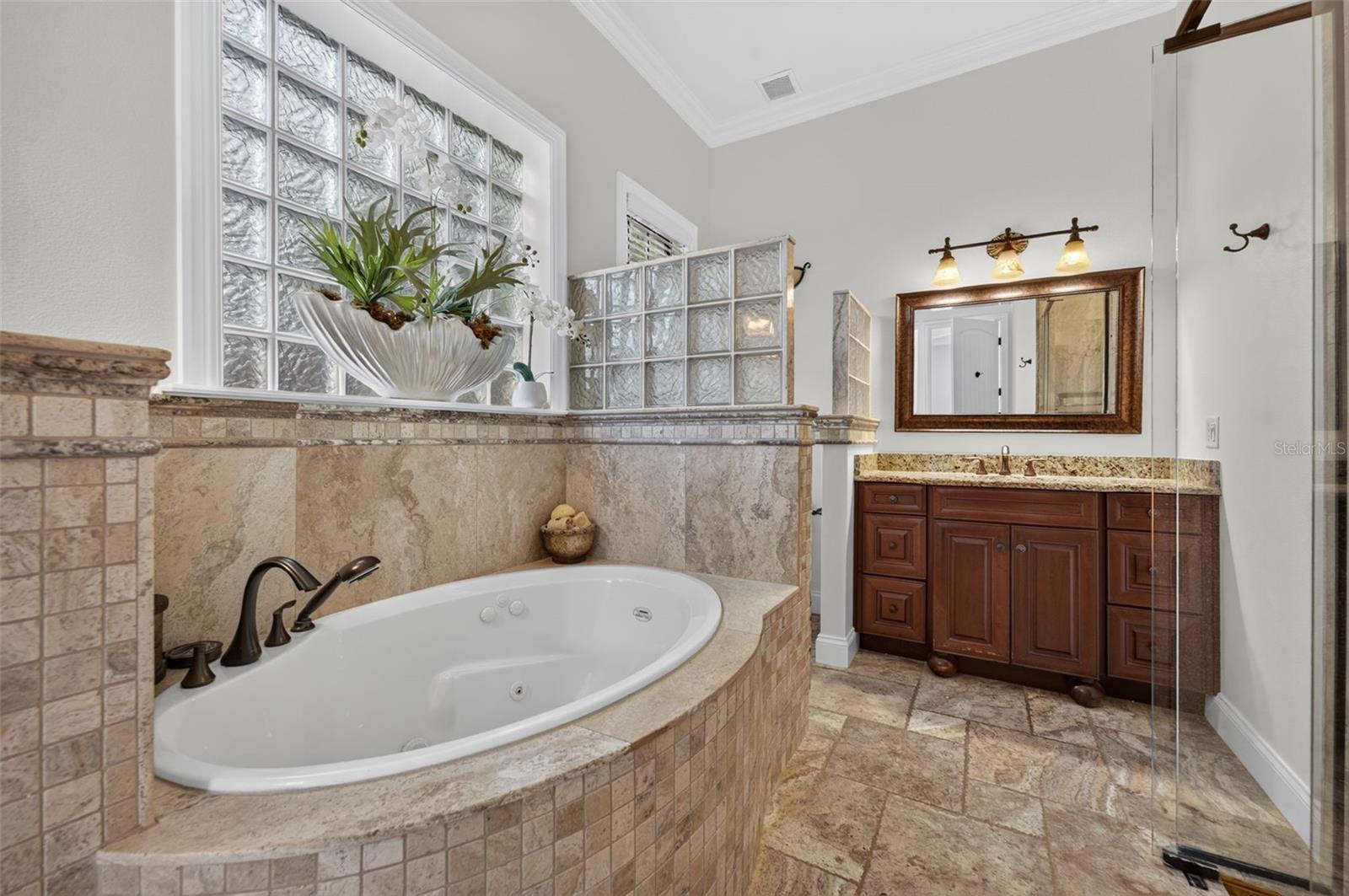 Master Tub