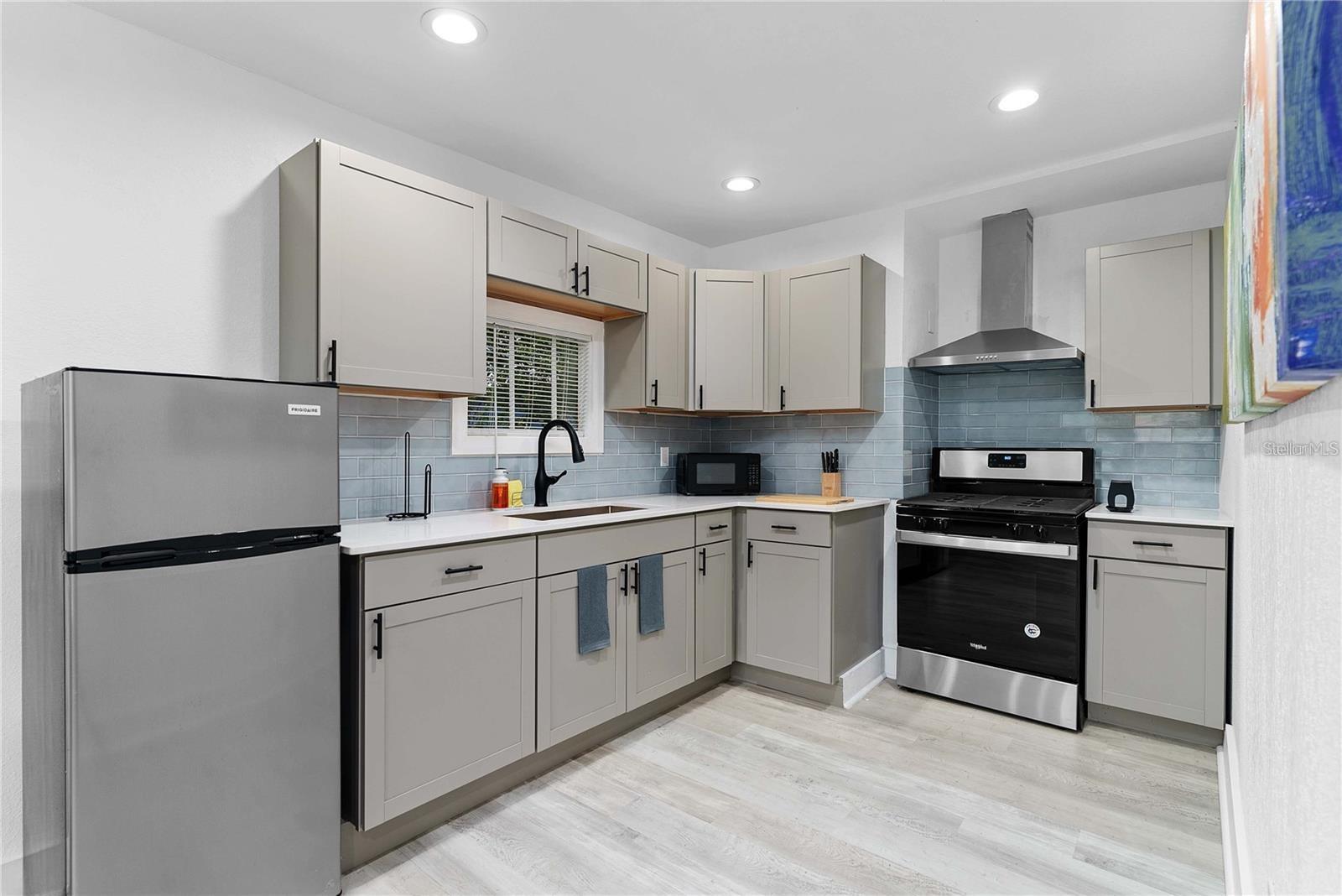 412 E HARWOOD STREET, Orlando, FL 32803