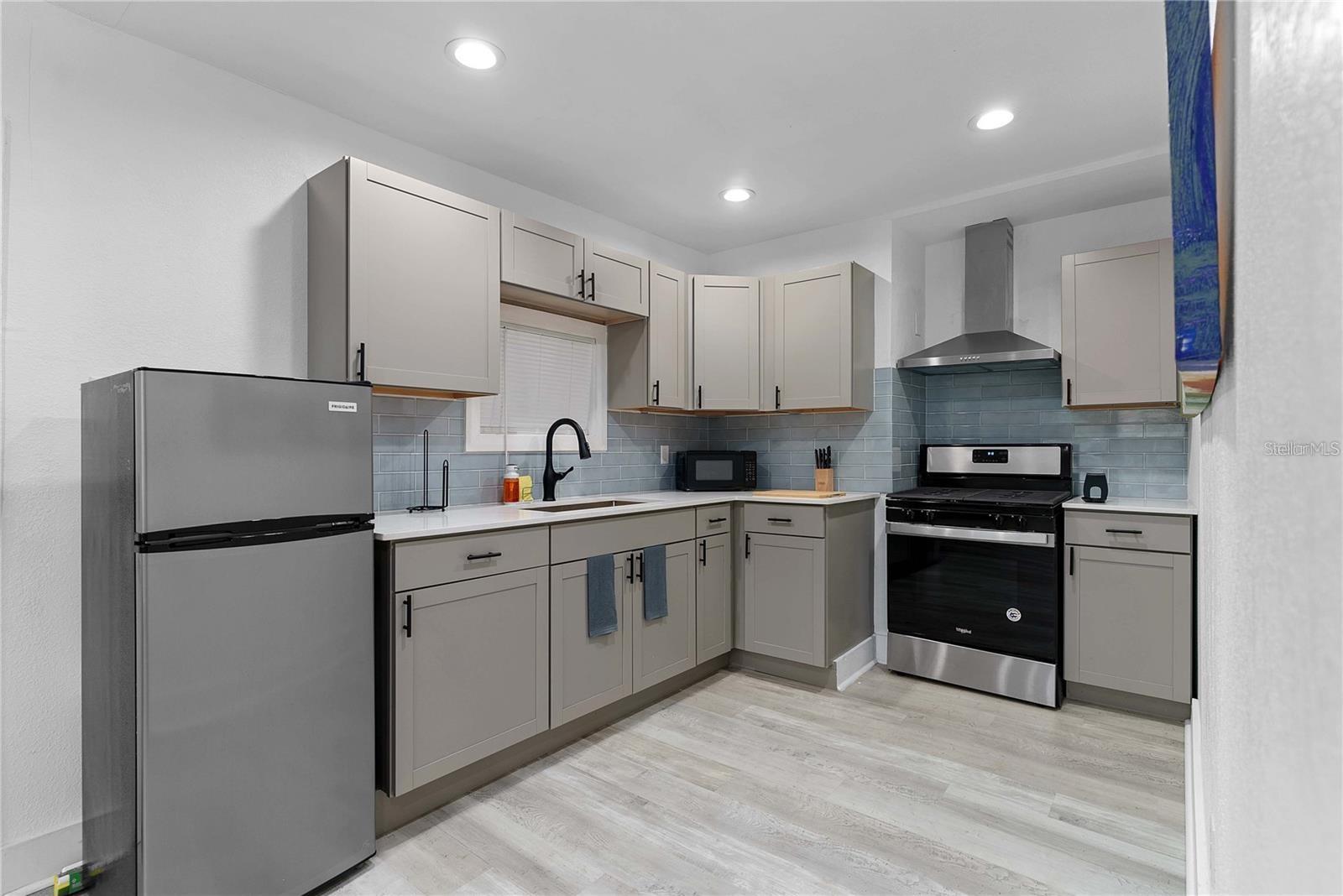 412 E HARWOOD STREET, Orlando, FL 32803