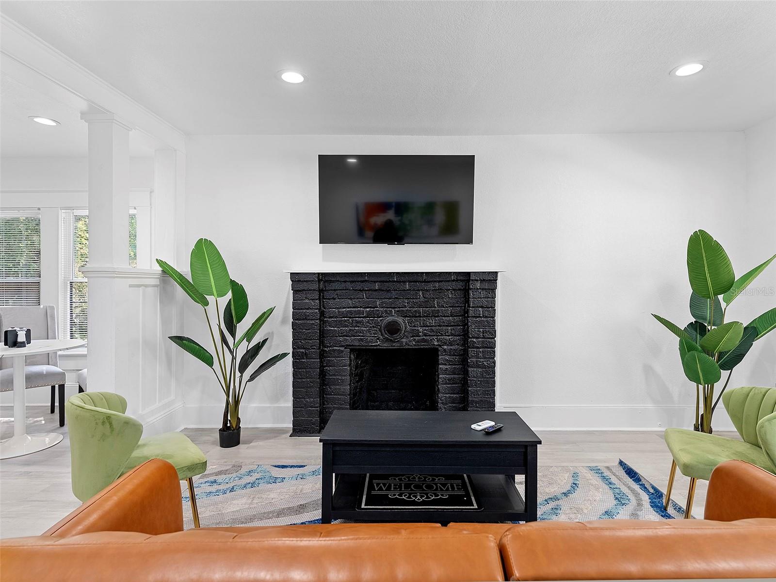 412 E HARWOOD STREET, Orlando, FL 32803 412 E HARWOOD STREET, Orlando, FL 32803