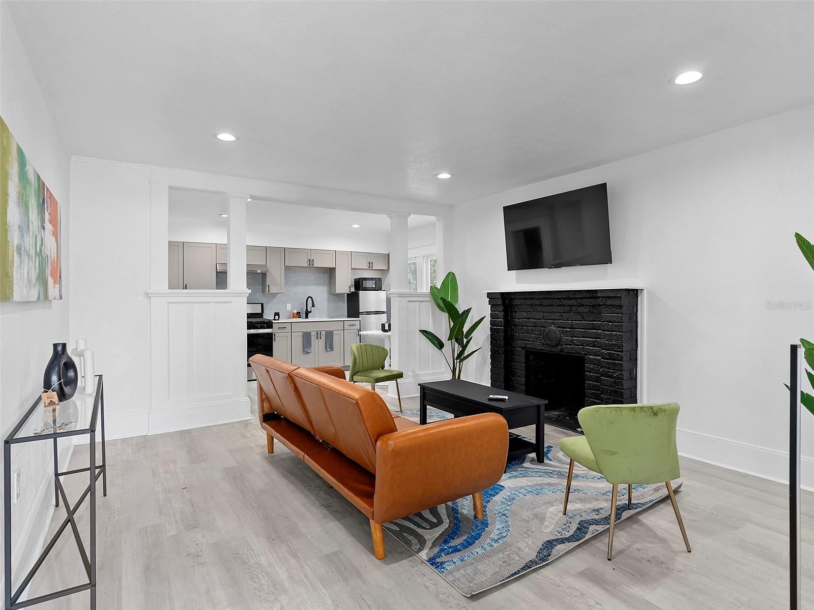 412 E HARWOOD STREET, Orlando, FL 32803 412 E HARWOOD STREET, Orlando, FL 32803