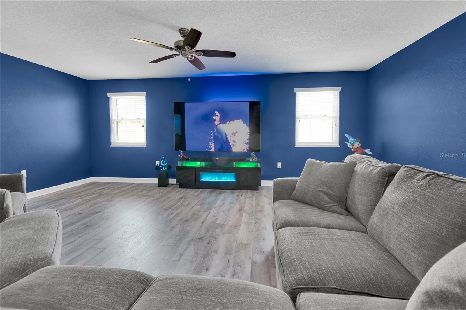 Bonus room above 3 car garage