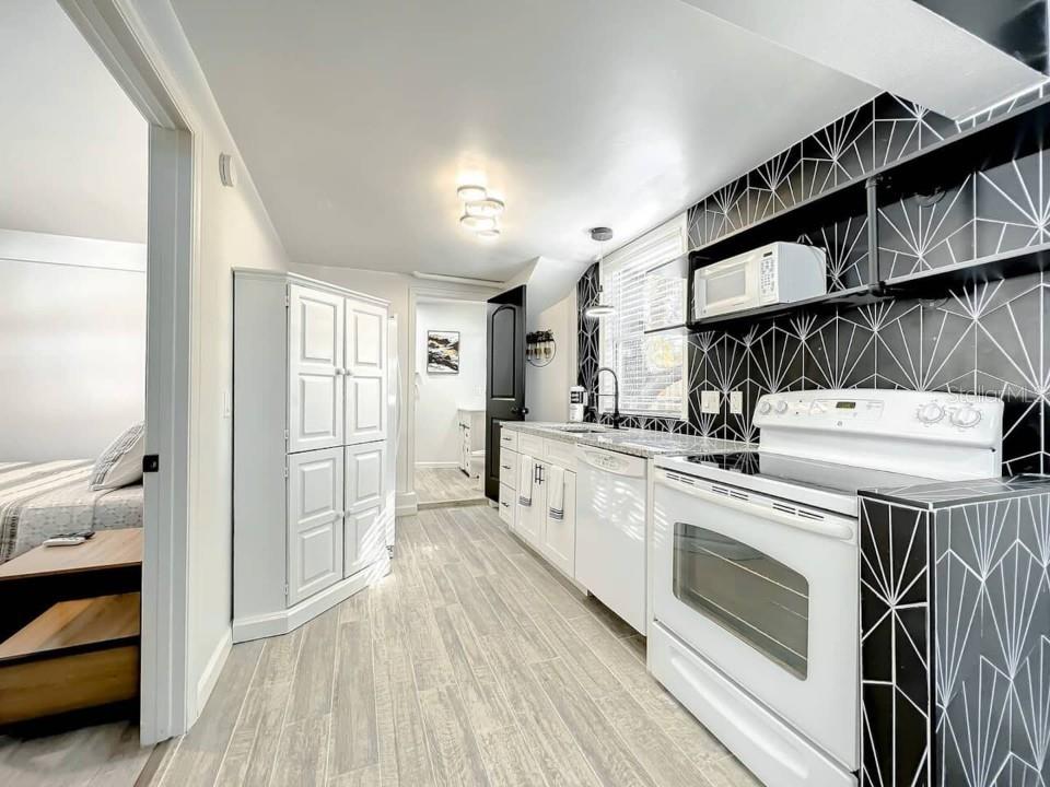 1829 HOLLENBECK DRIVE, Orlando, FL 32806