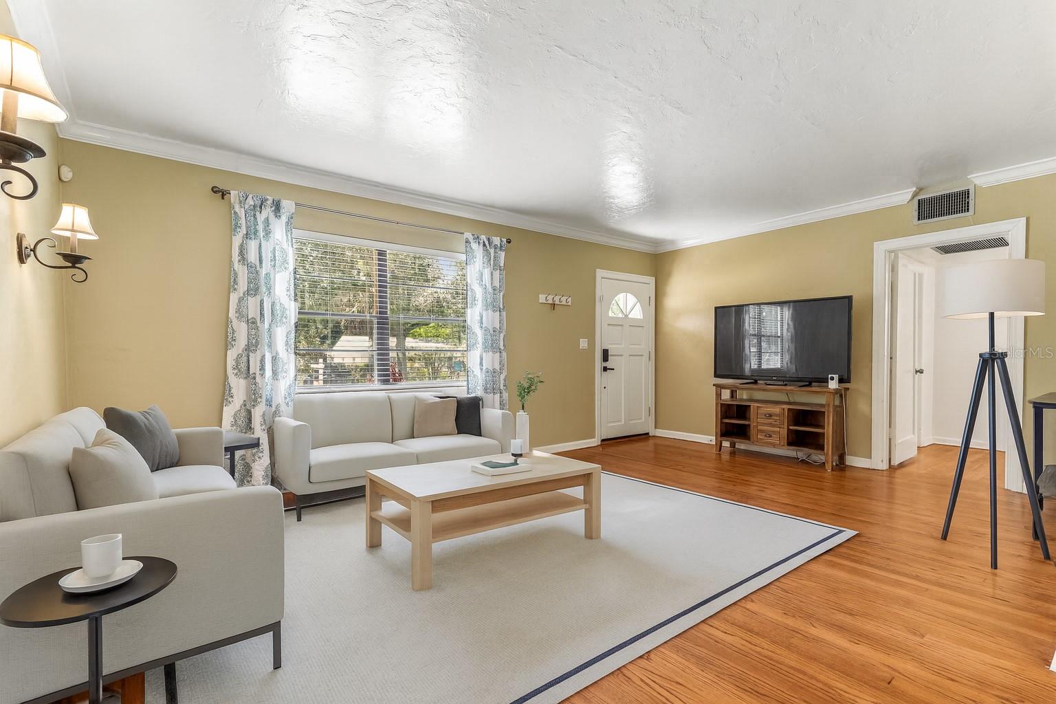 37 E VANDERBILT STREET, Orlando, FL 32804