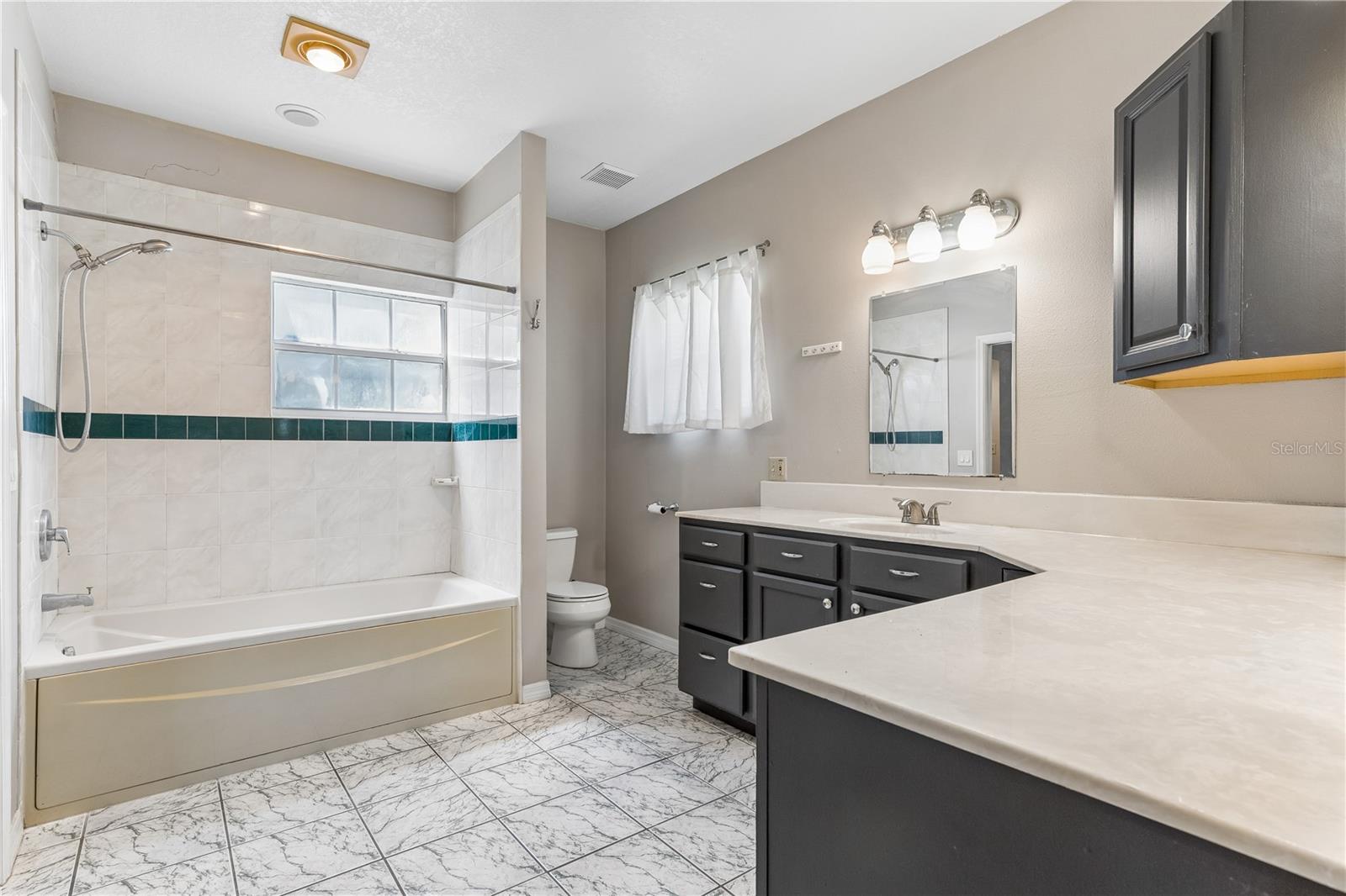 37 E VANDERBILT STREET, Orlando, FL 32804