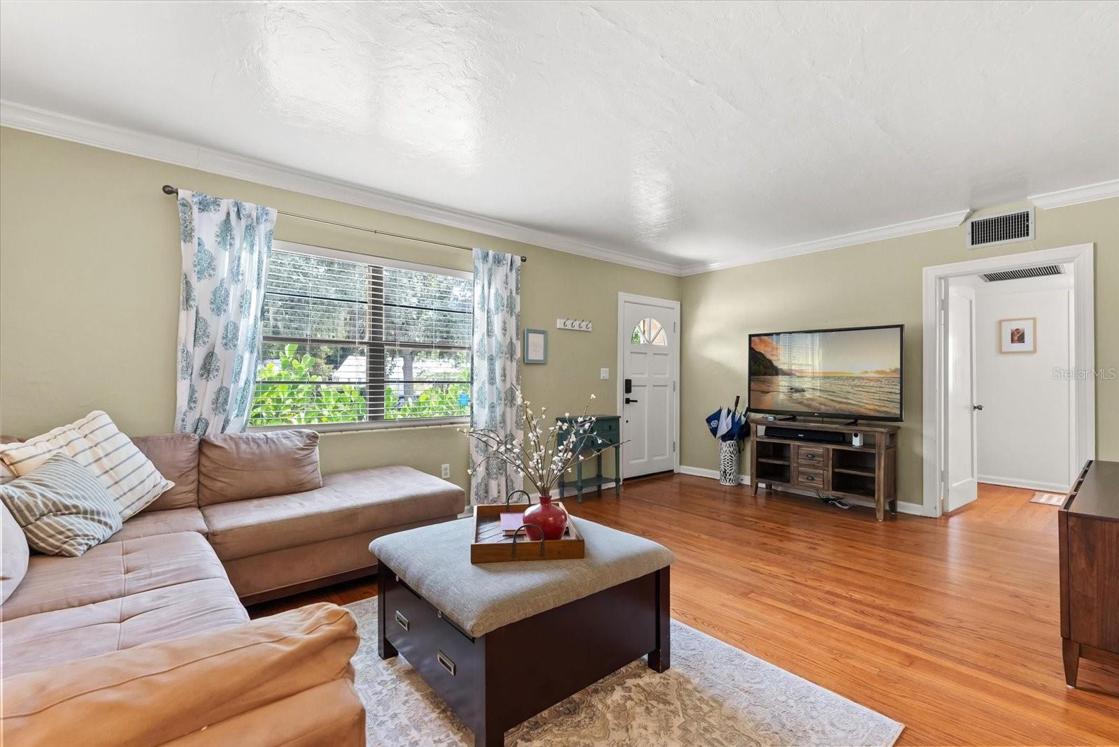 37 E VANDERBILT STREET, Orlando, FL 32804