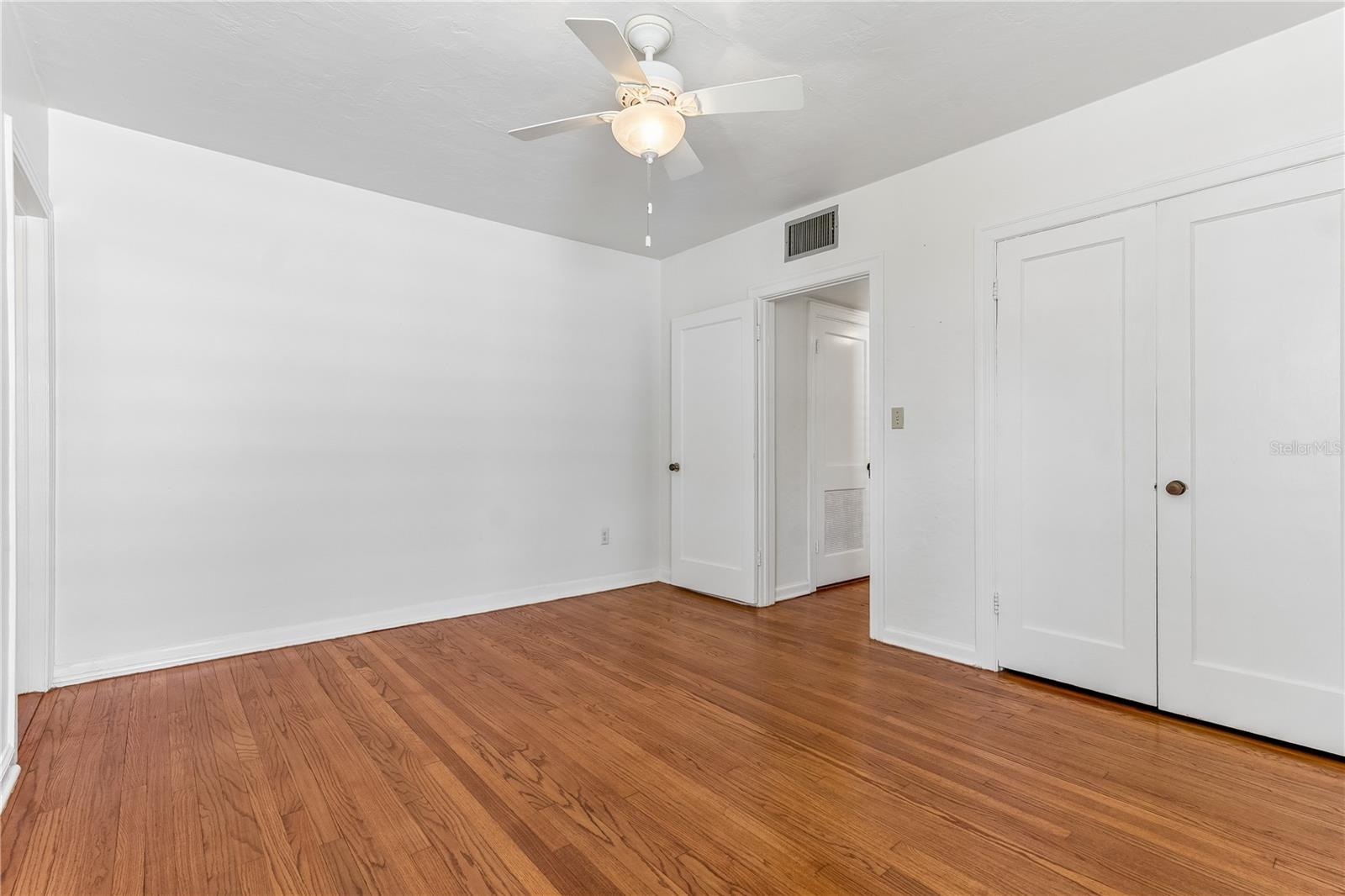37 E VANDERBILT STREET, Orlando, FL 32804