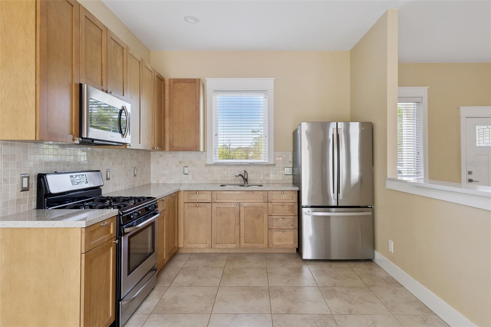 874 SF Guest House