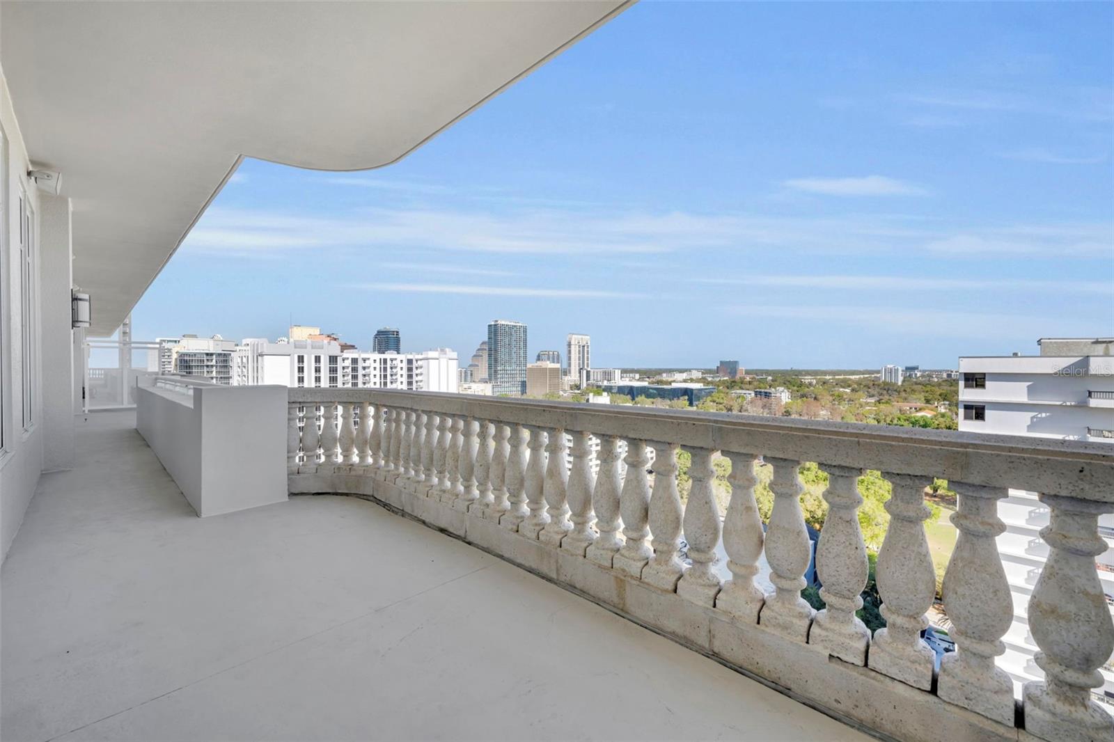 PH 116 Balcony