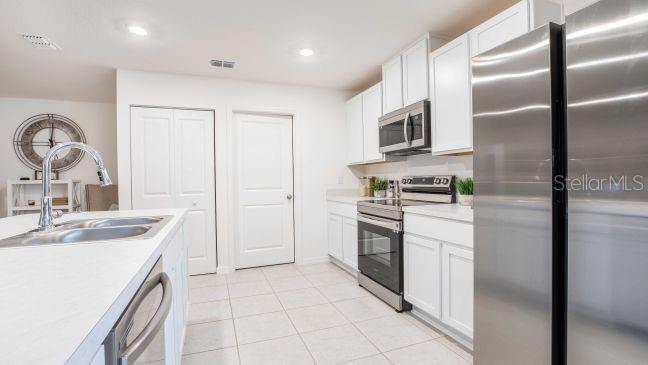 Model home - actual features may vary.