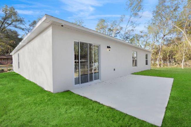 Model home - actual features may vary.