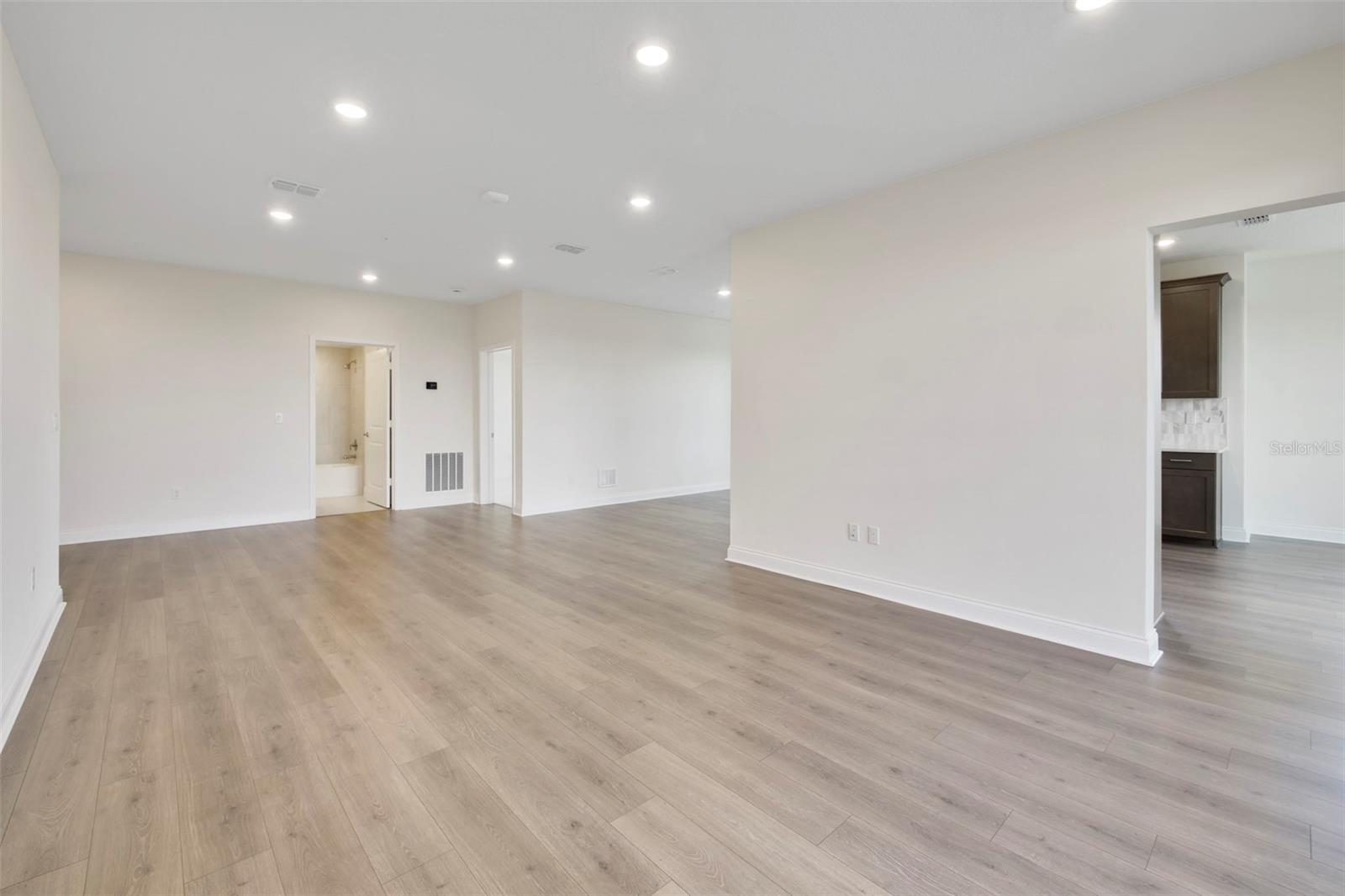 7545 LAUREATE BOULEVARD, #7303, Orlando, FL 32827 7545 LAUREATE BOULEVARD, #7303, Orlando, FL 32827