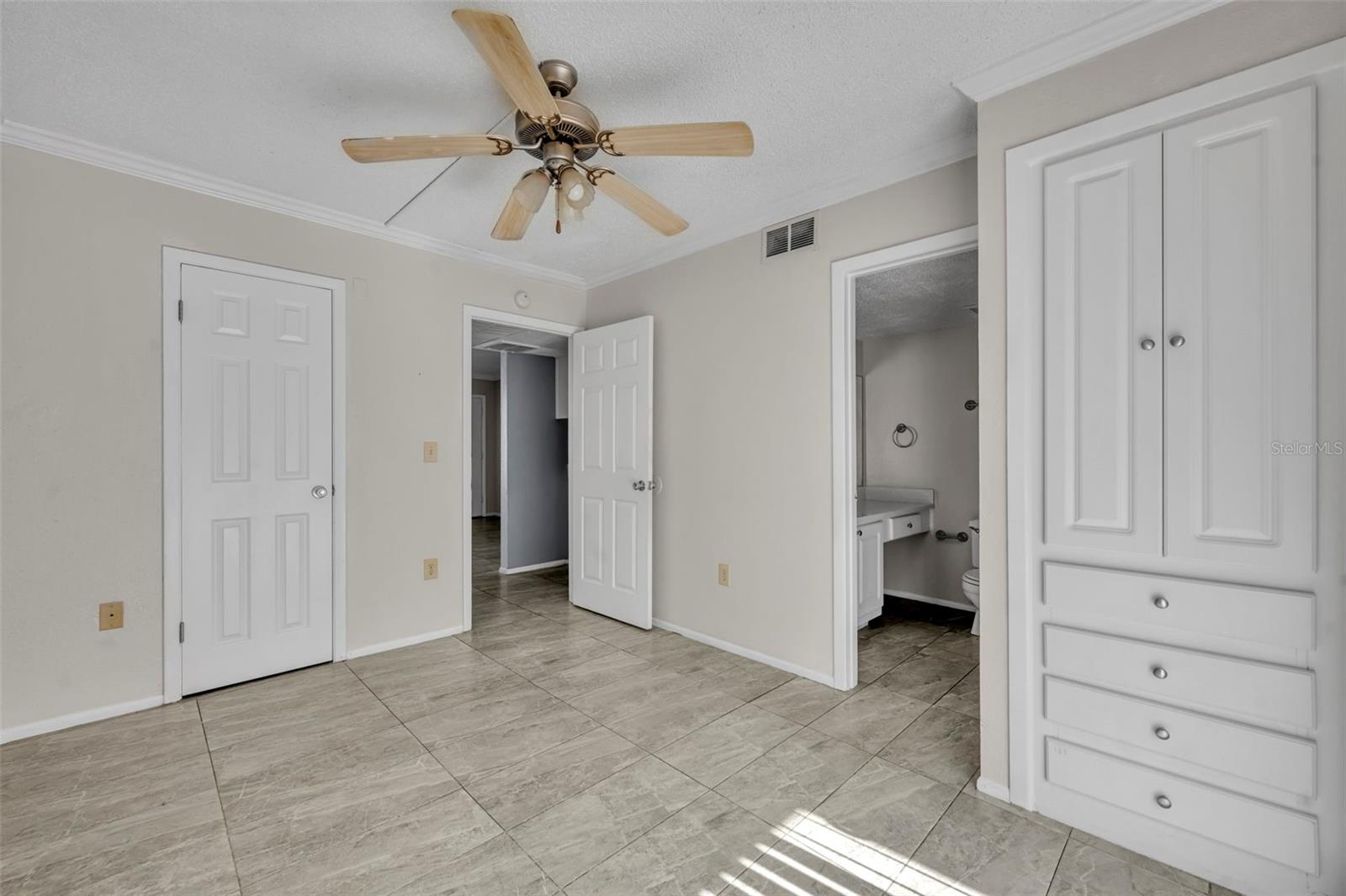 145 OYSTER BAY CIRCLE, #240, Altamonte Springs, FL 32701
