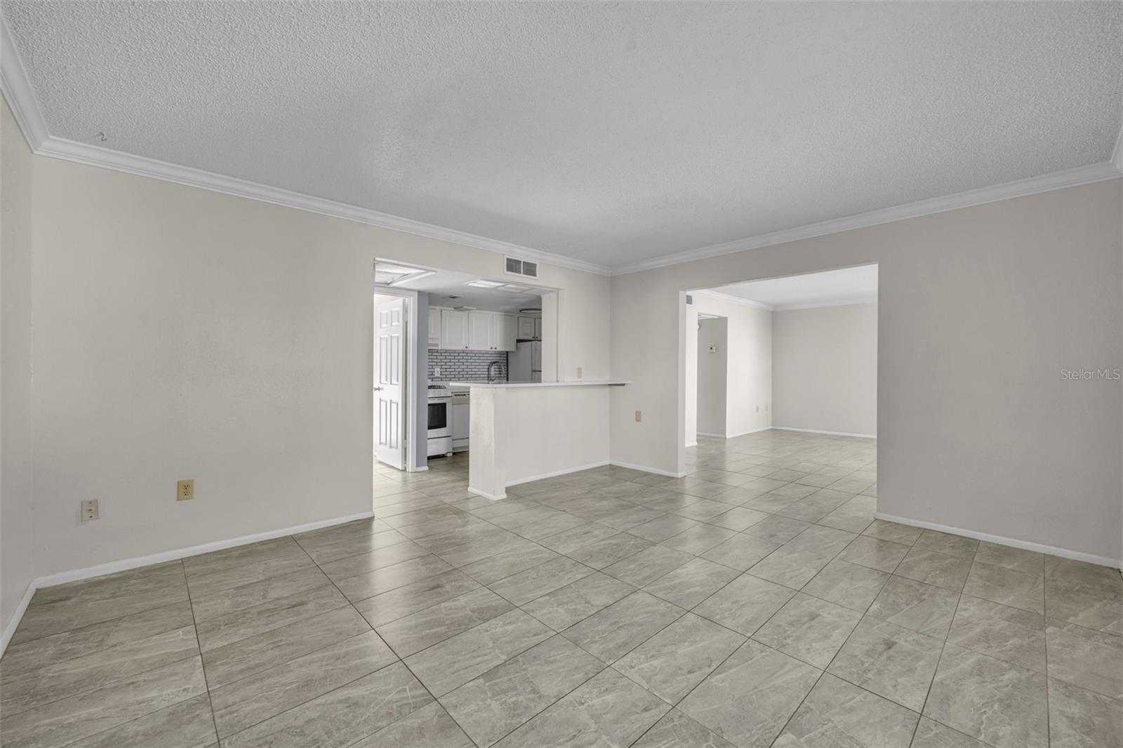 145 OYSTER BAY CIRCLE, #240, Altamonte Springs, FL 32701