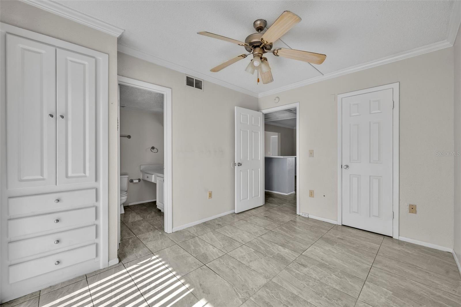 145 OYSTER BAY CIRCLE, #240, Altamonte Springs, FL 32701