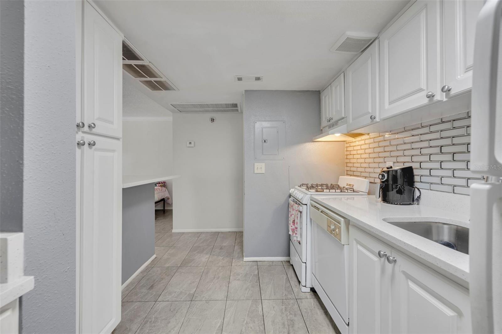 Beautifully updated Kitchen