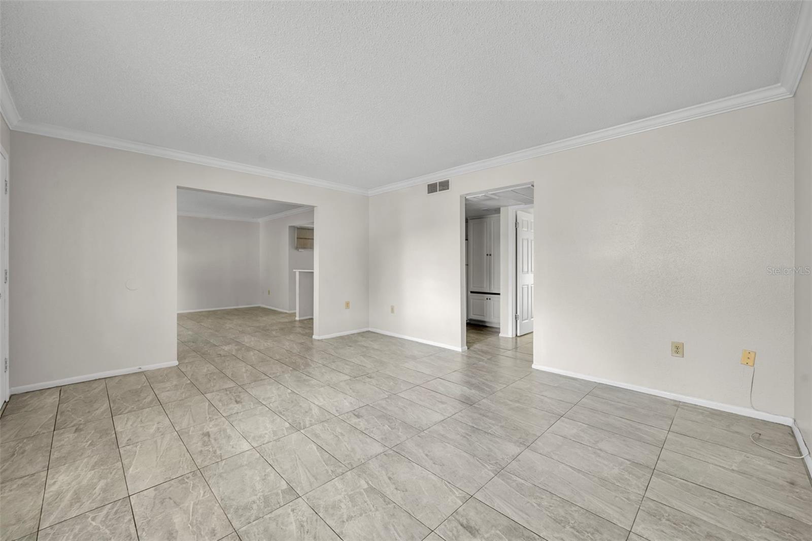 145 OYSTER BAY CIRCLE, #240, Altamonte Springs, FL 32701