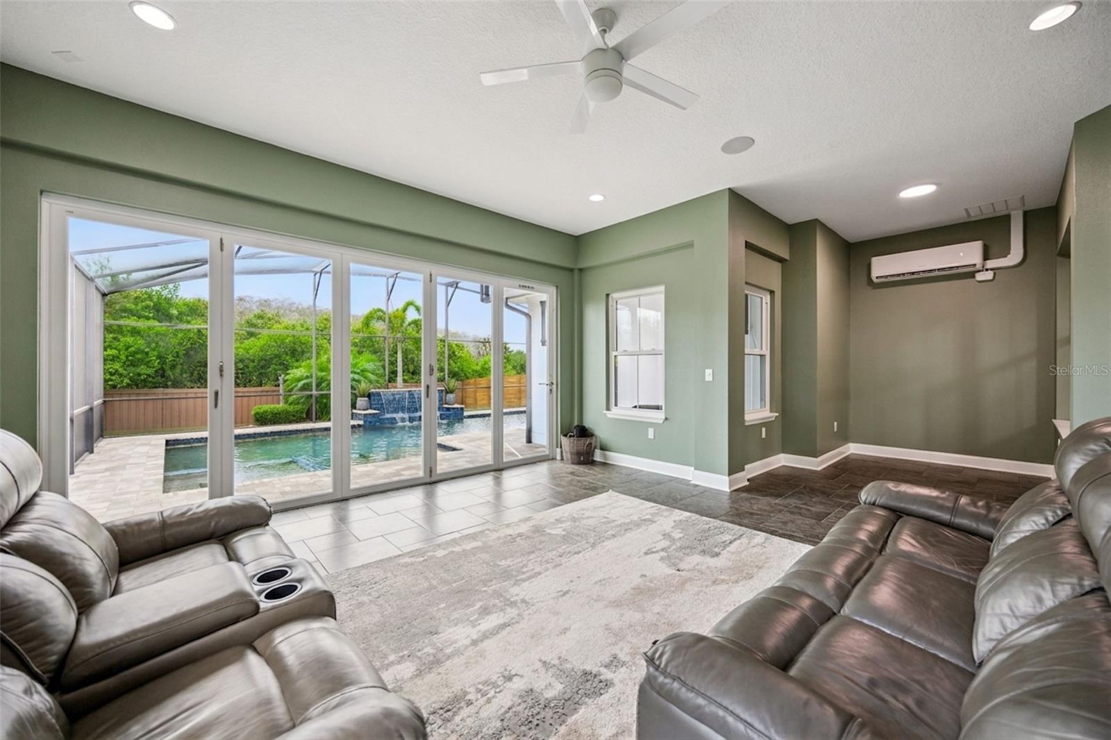 4 Season Flex Room with Accordian Glass Door