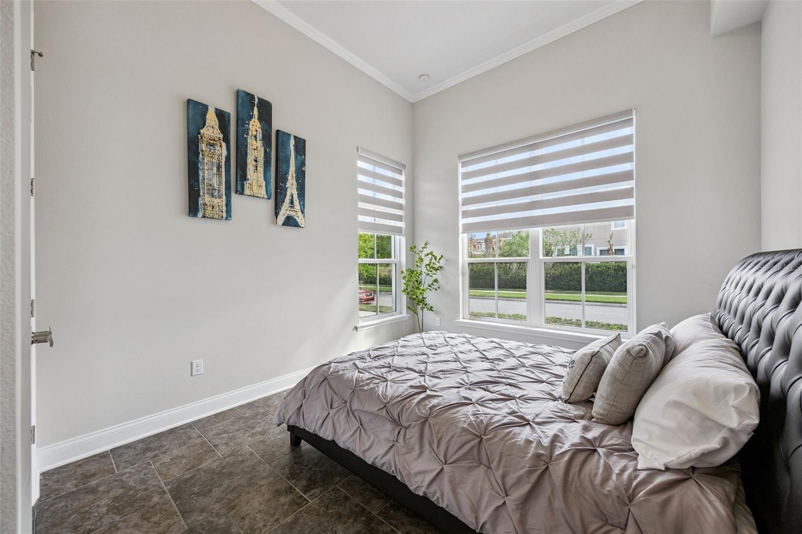 Guest Bedroom- Main Floor