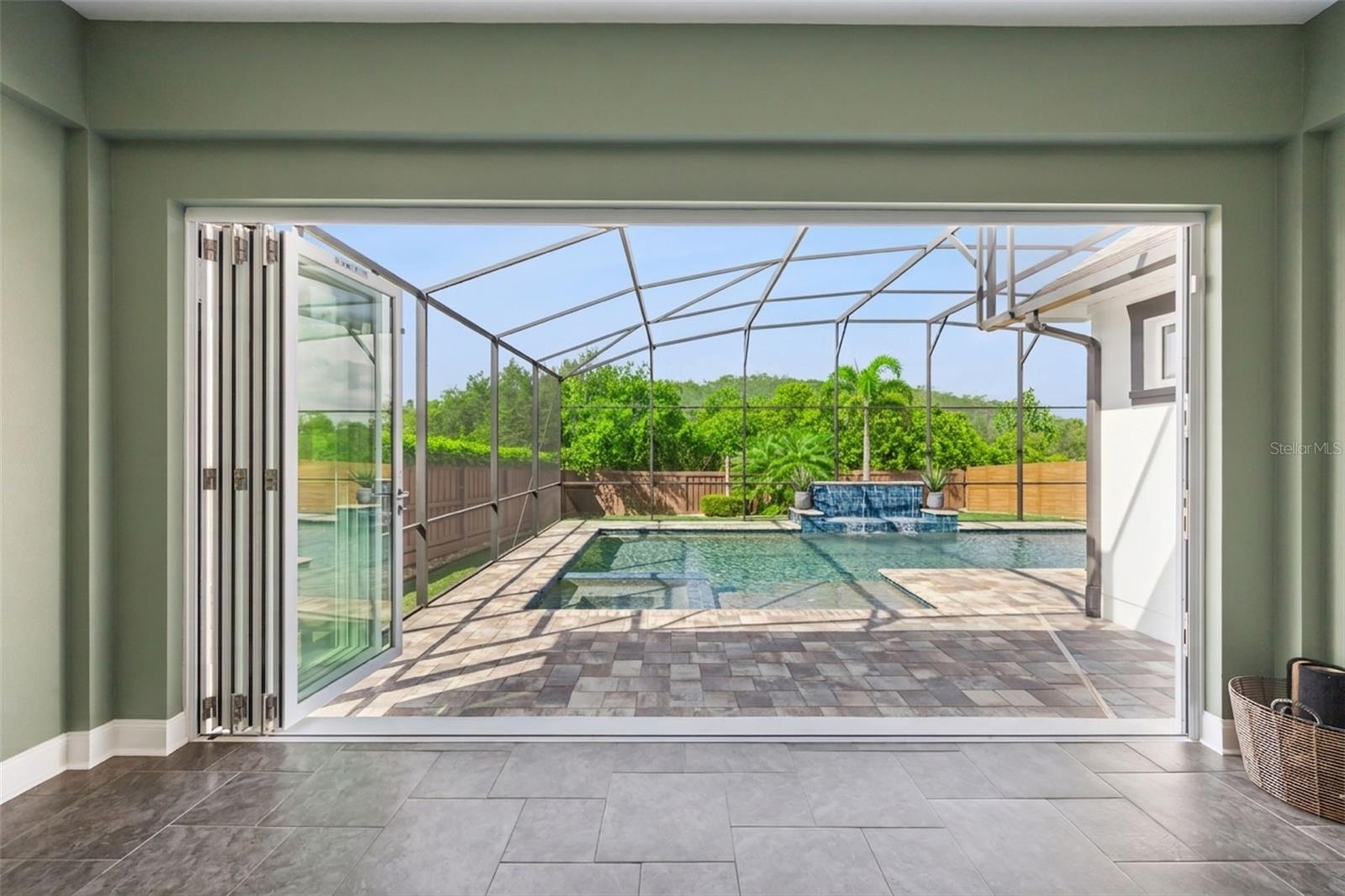 4 Season Flex Room with Accordian Glass Door