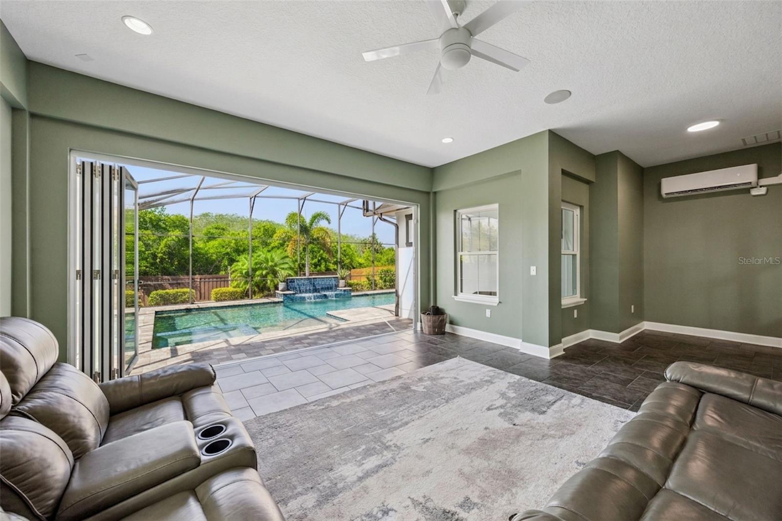 4 Season Flex Room with Accordian Glass Door
