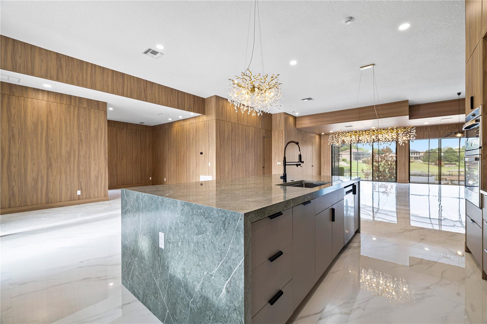 812 JOHNS POINT DRIVE, Oakland, FL 34787